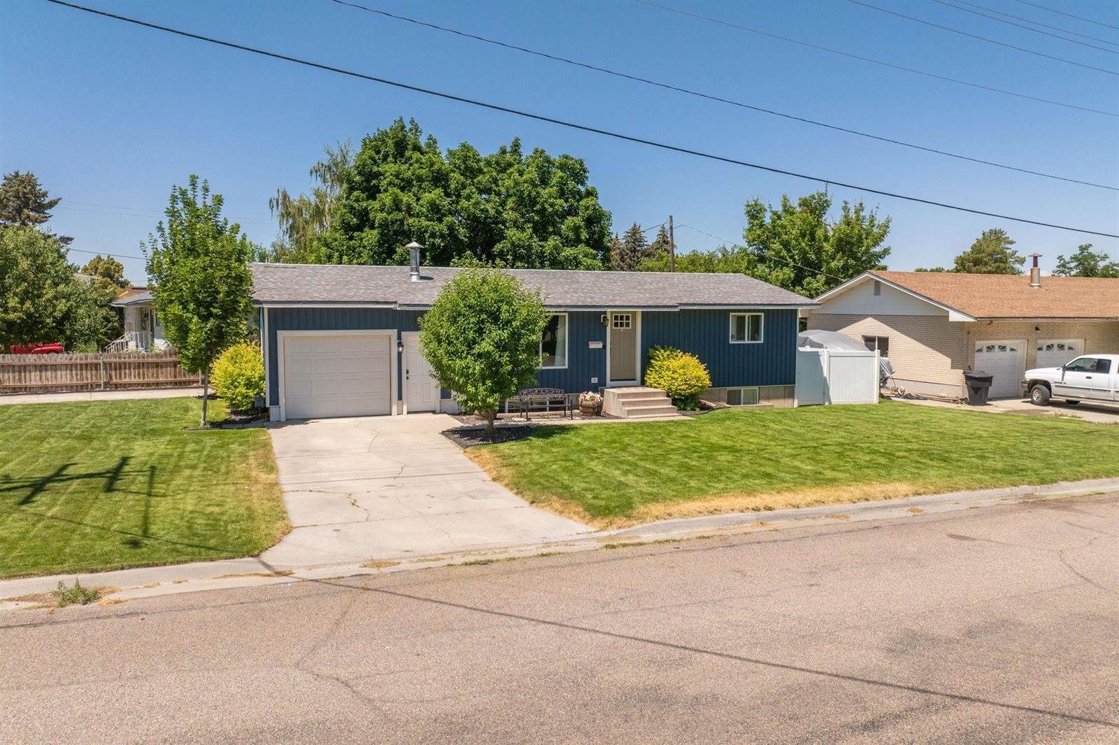 494 Hillcrest Avenue, American Falls, ID 83211