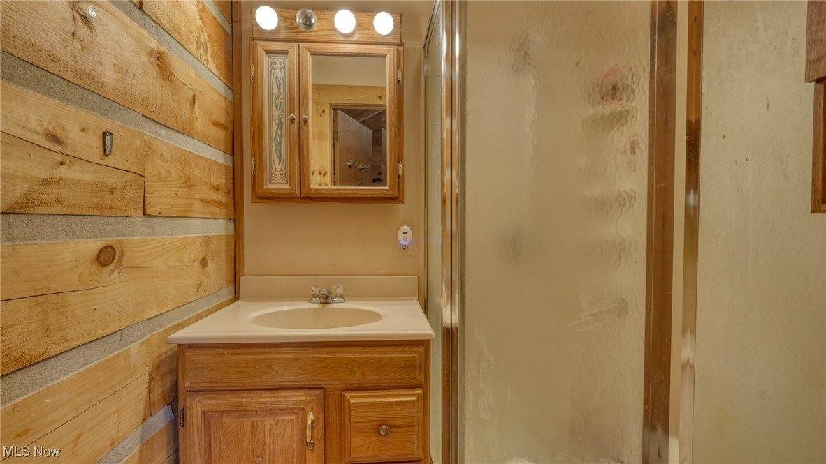 48820 Hillcrest Drive, Caldwell, OH 43724