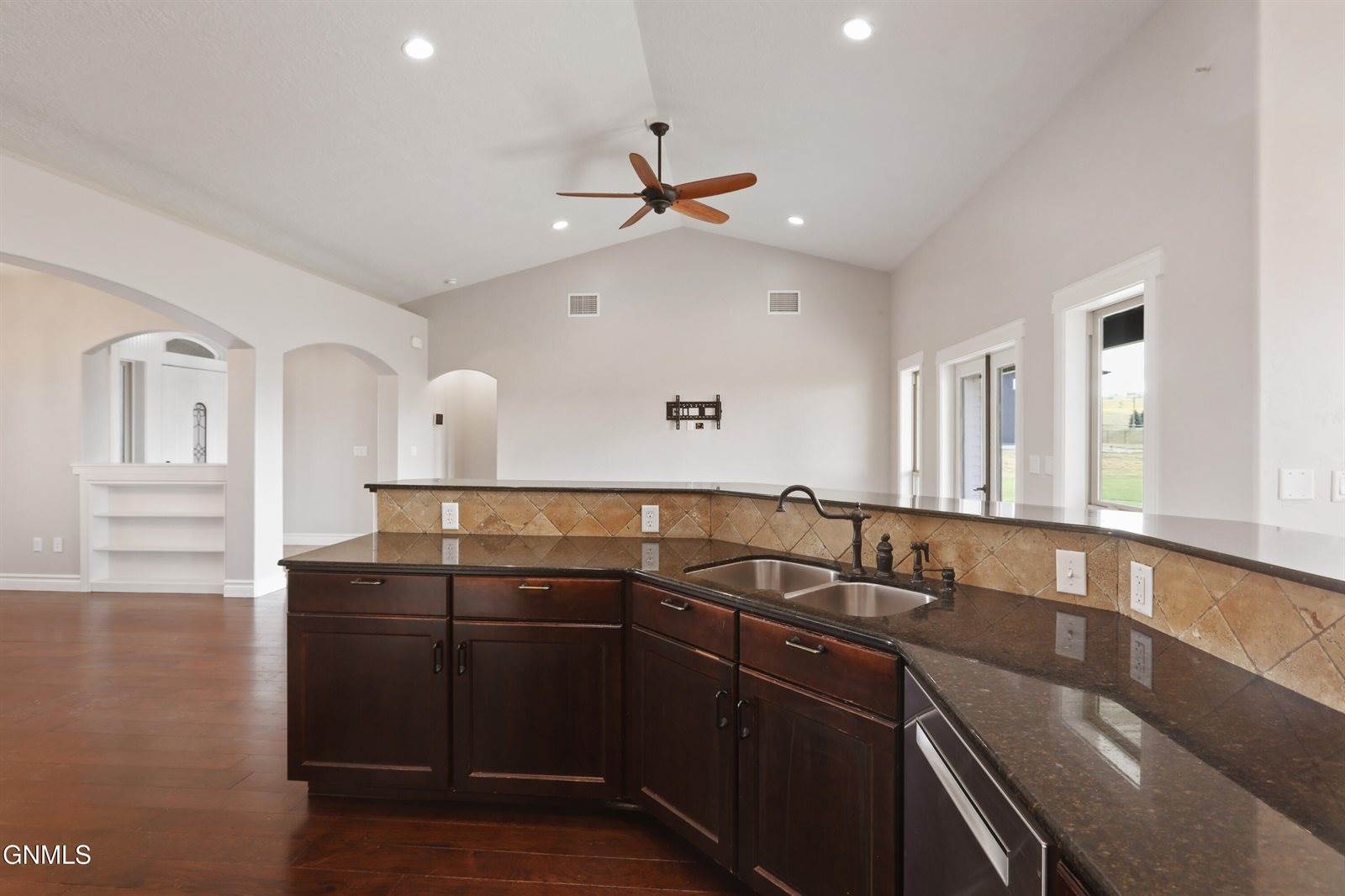 2004 16th Street East, Williston, ND 58801