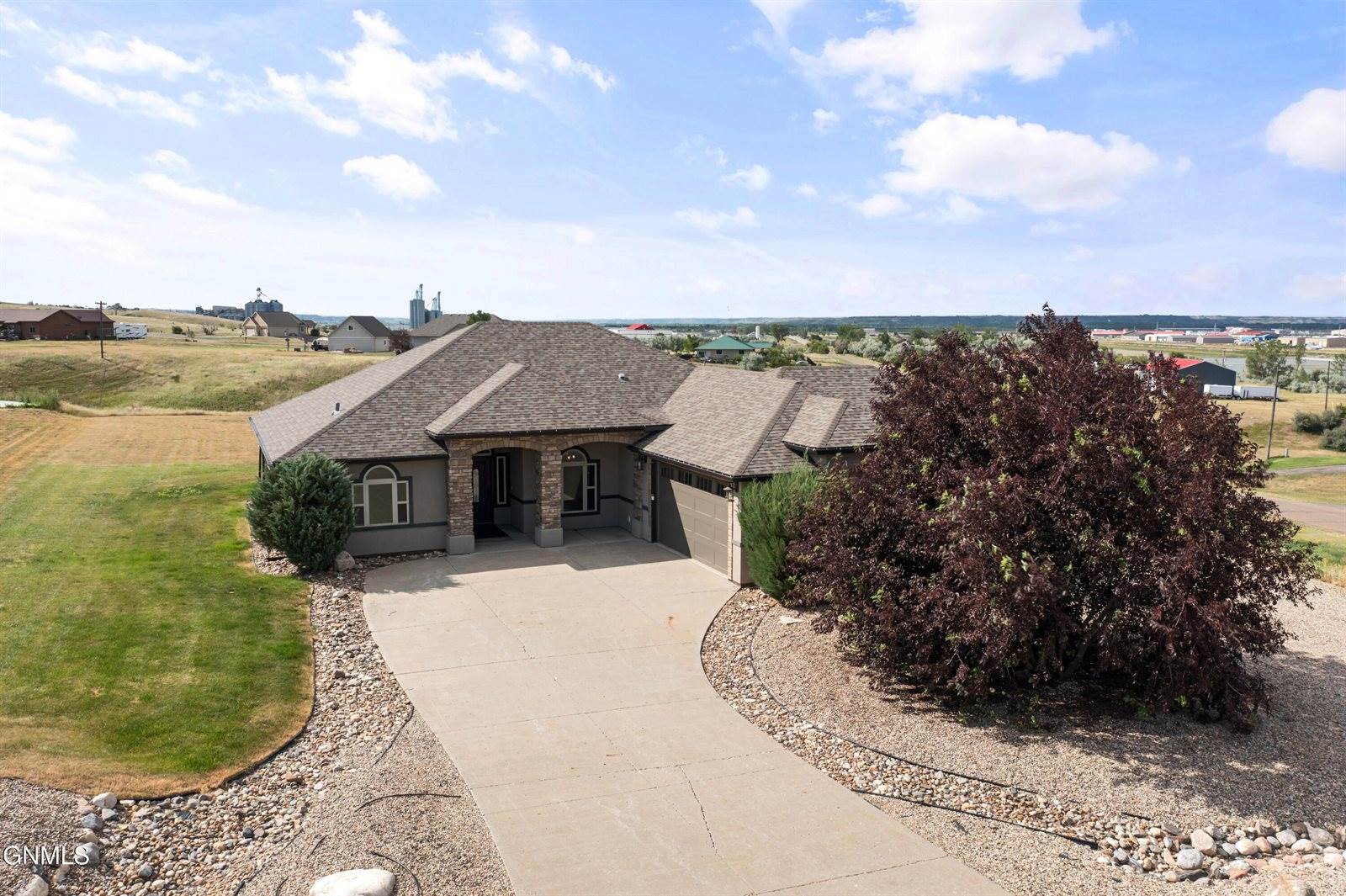 2004 16th Street East, Williston, ND 58801