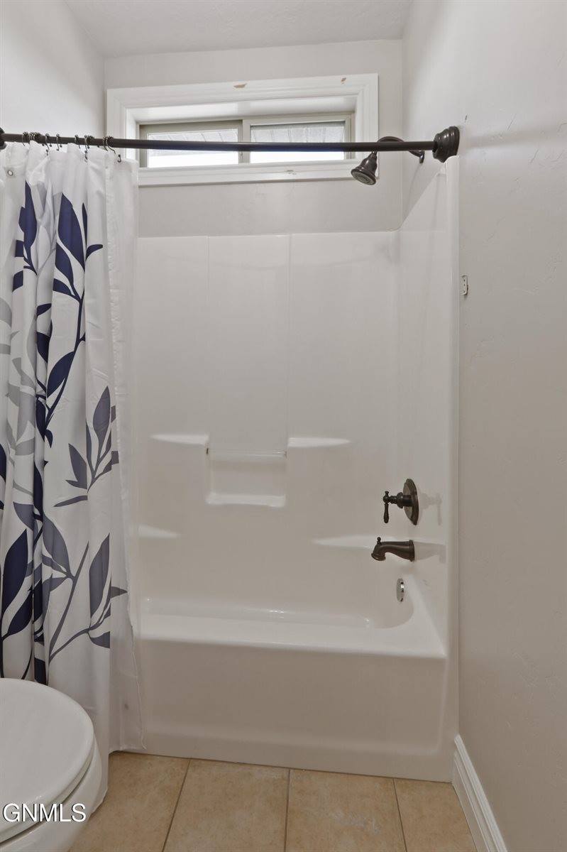 2004 16th Street East, Williston, ND 58801