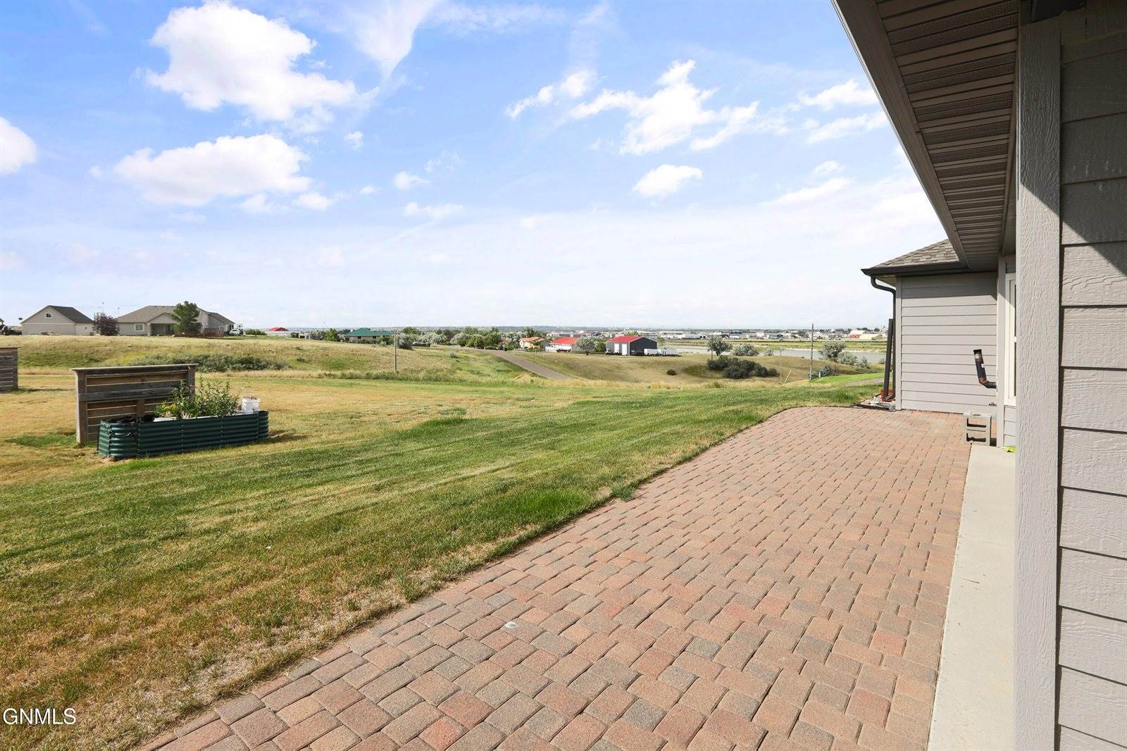 2004 16th Street East, Williston, ND 58801