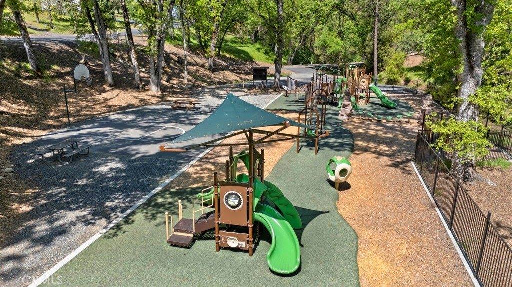 20018 Pine Mountain Drive, Groveland, CA 95321