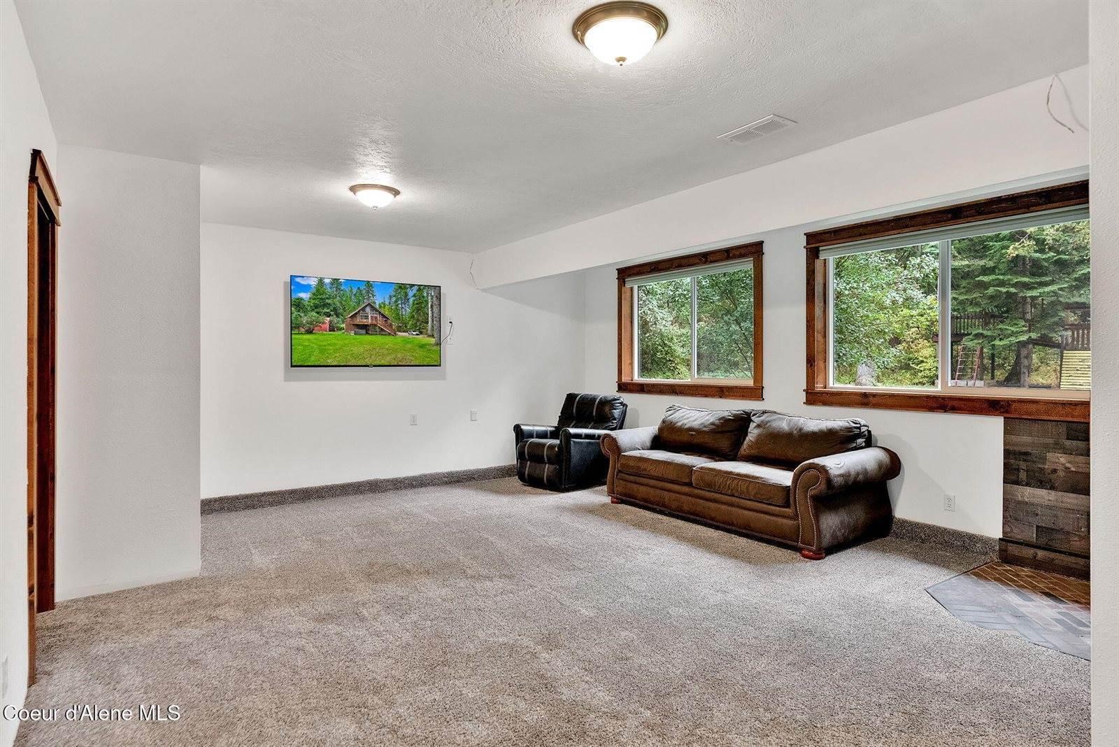 30553 North Stampede Rd, Athol, ID 83801