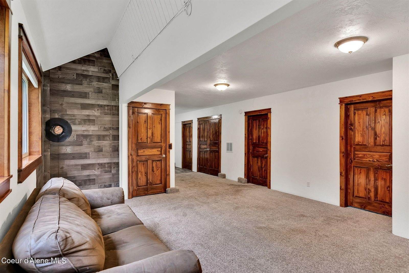 30553 North Stampede Rd, Athol, ID 83801