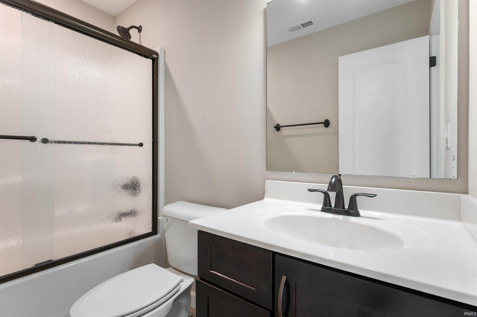 1005 N Fox Berry Drive, Yorktown, IN 47396