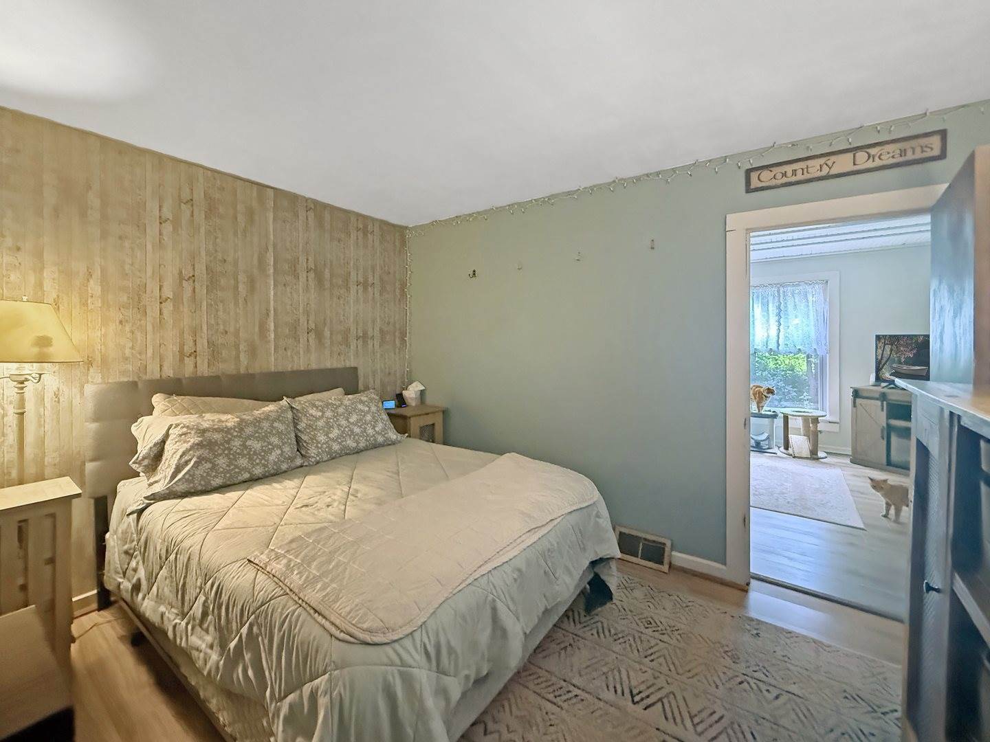 5843 West Stephenson Street Road, Freeport, IL 61032