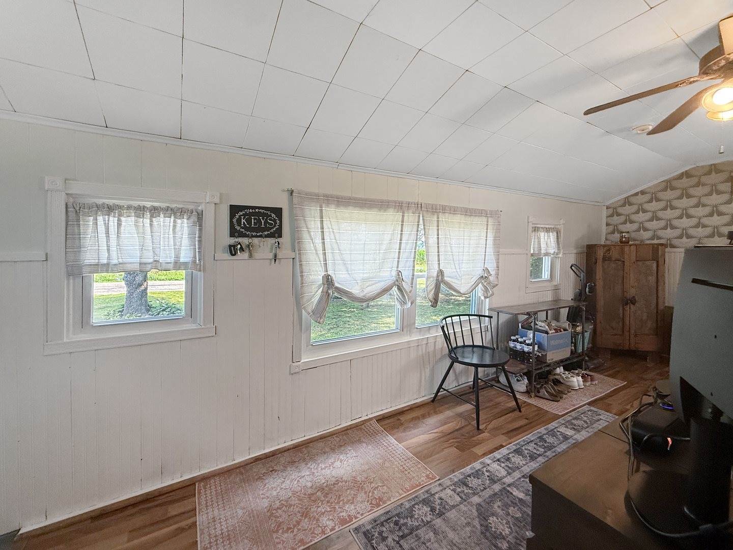 5843 West Stephenson Street Road, Freeport, IL 61032