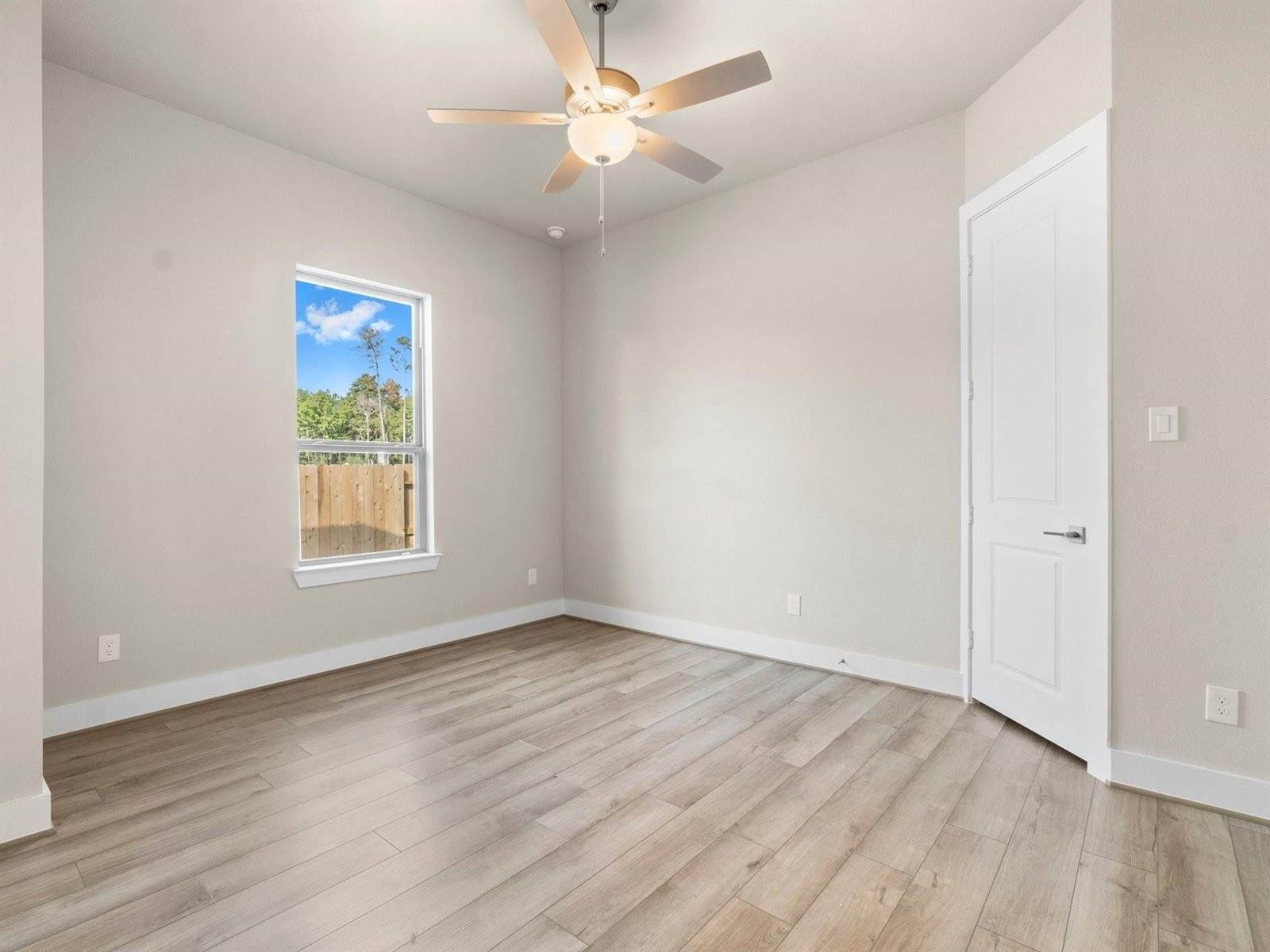 302 Marsh Wren Way, Magnolia, TX 77354