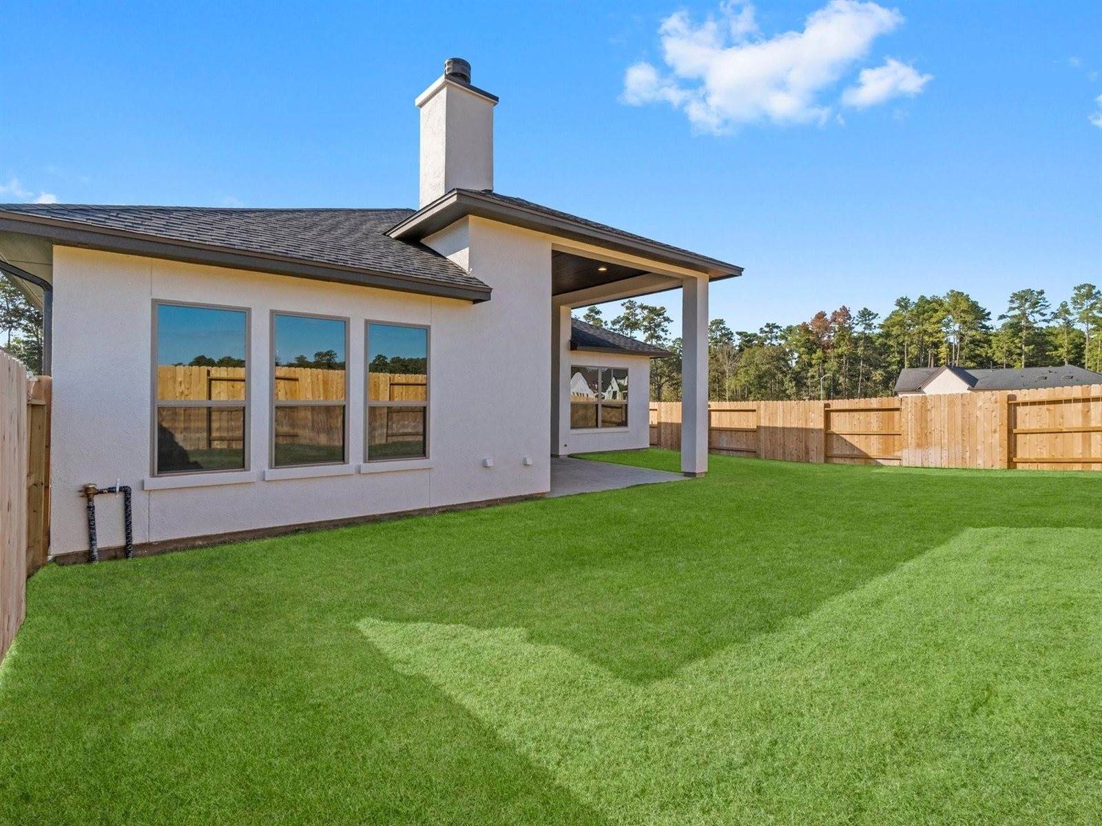 302 Marsh Wren Way, Magnolia, TX 77354