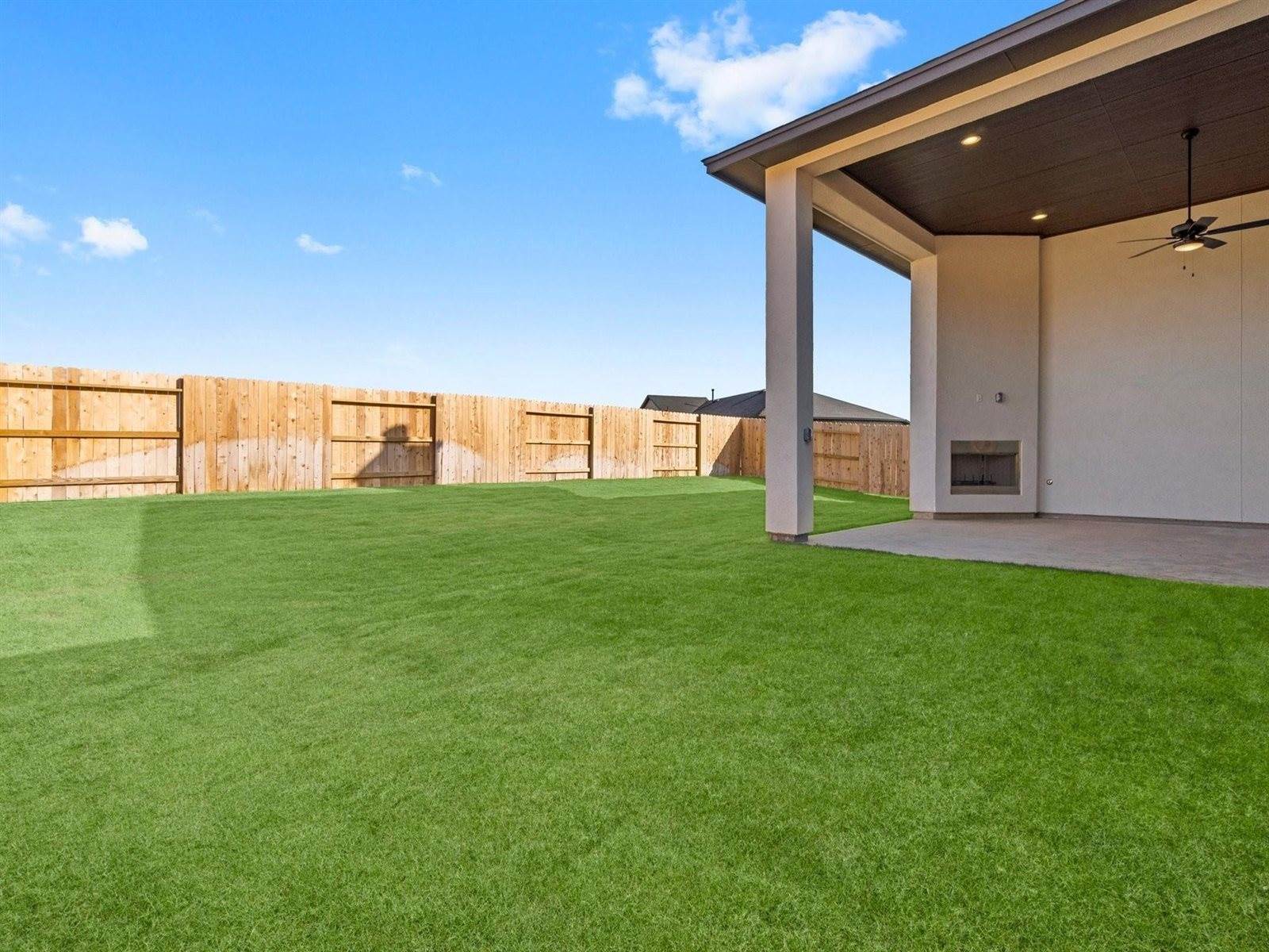 302 Marsh Wren Way, Magnolia, TX 77354