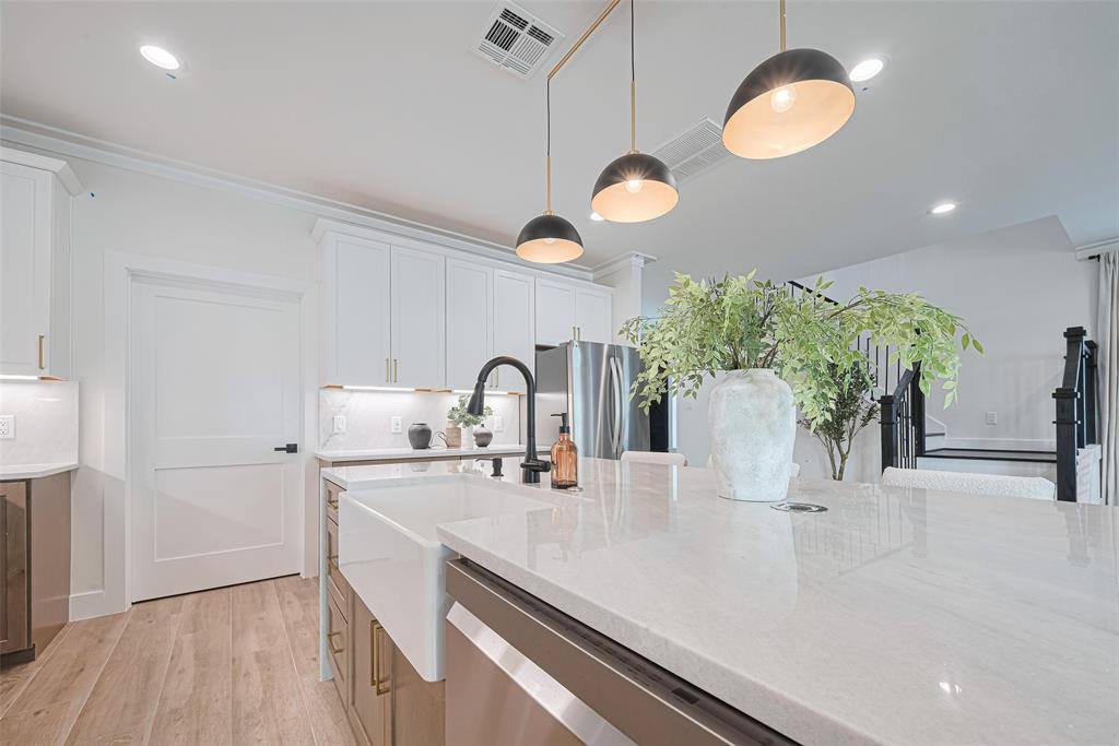 1011 New Jordan Lane, Cypress, TX 77429