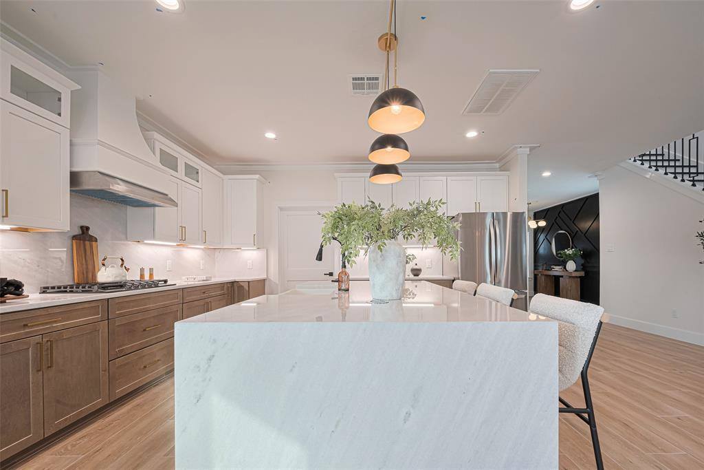 1011 New Jordan Lane, Cypress, TX 77429