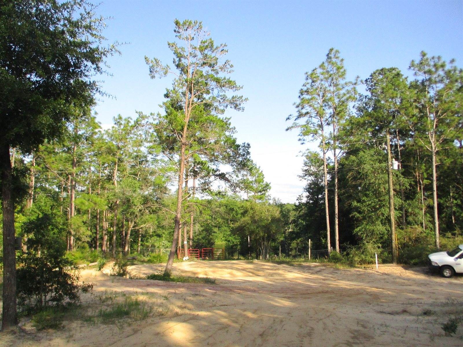 5410 Fawn Lake Road, Crestview, FL 32539