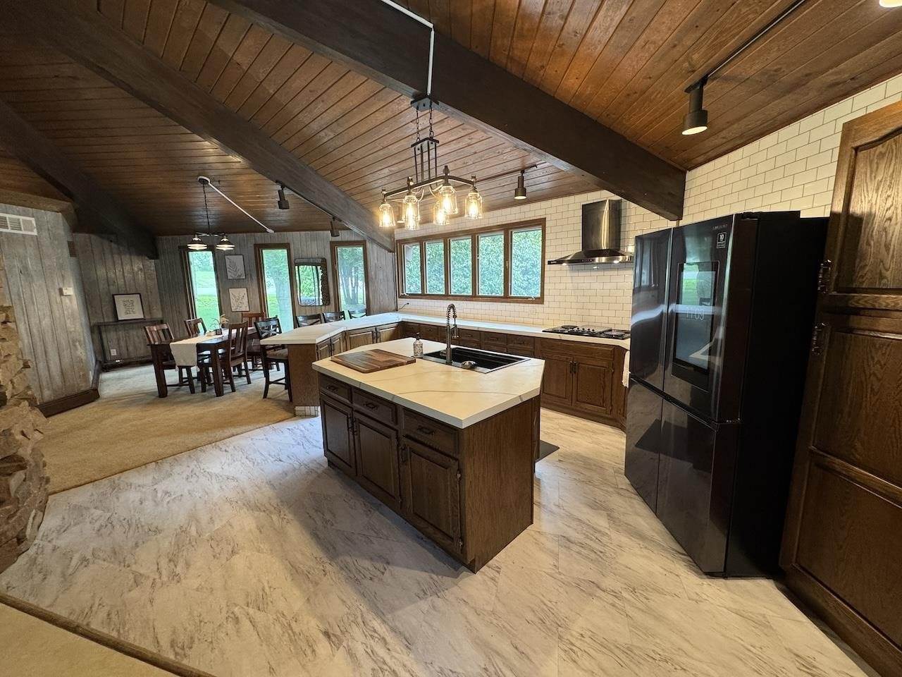 1004 East Street, Marathon, WI 54448