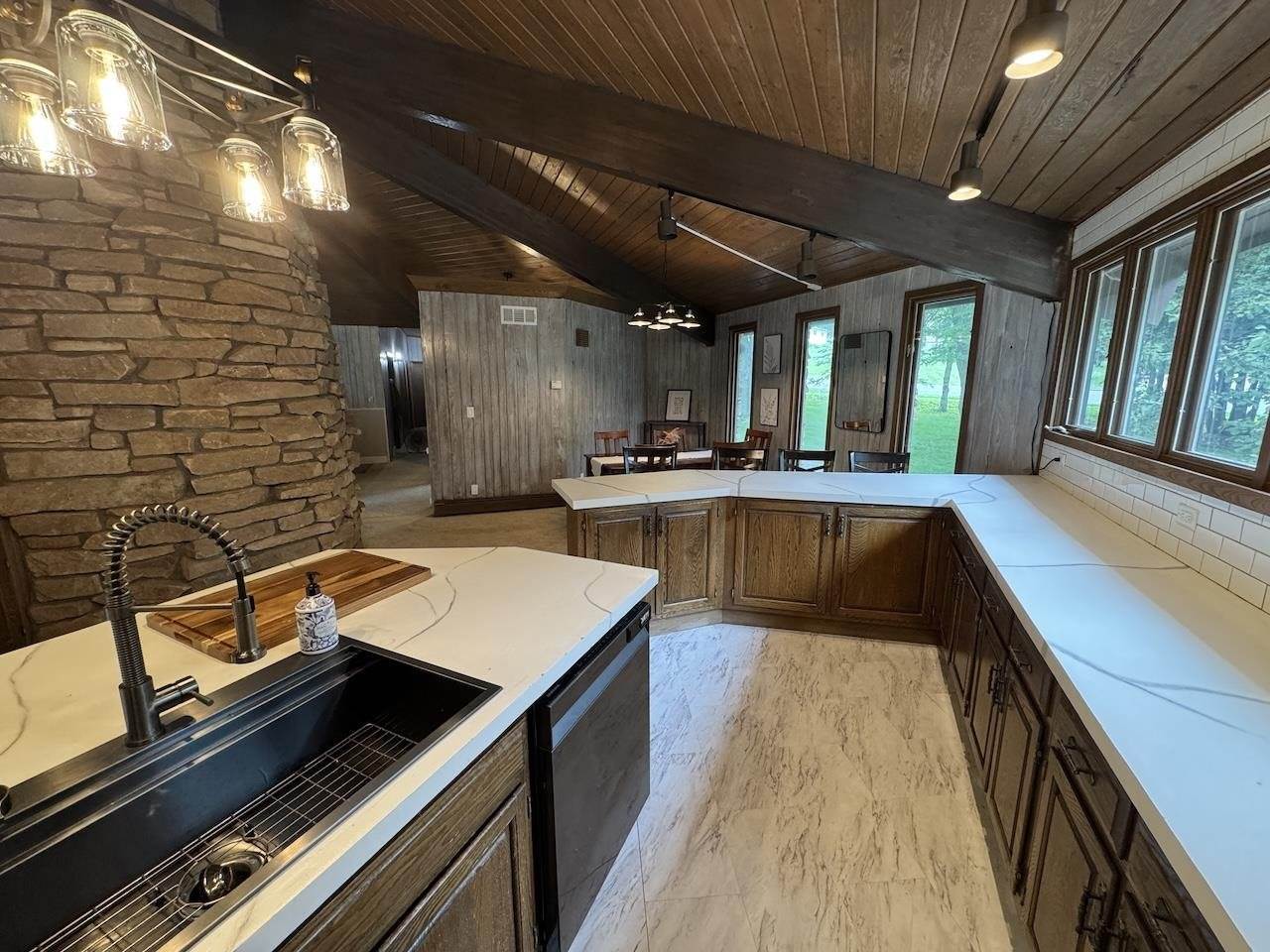 1004 East Street, Marathon, WI 54448