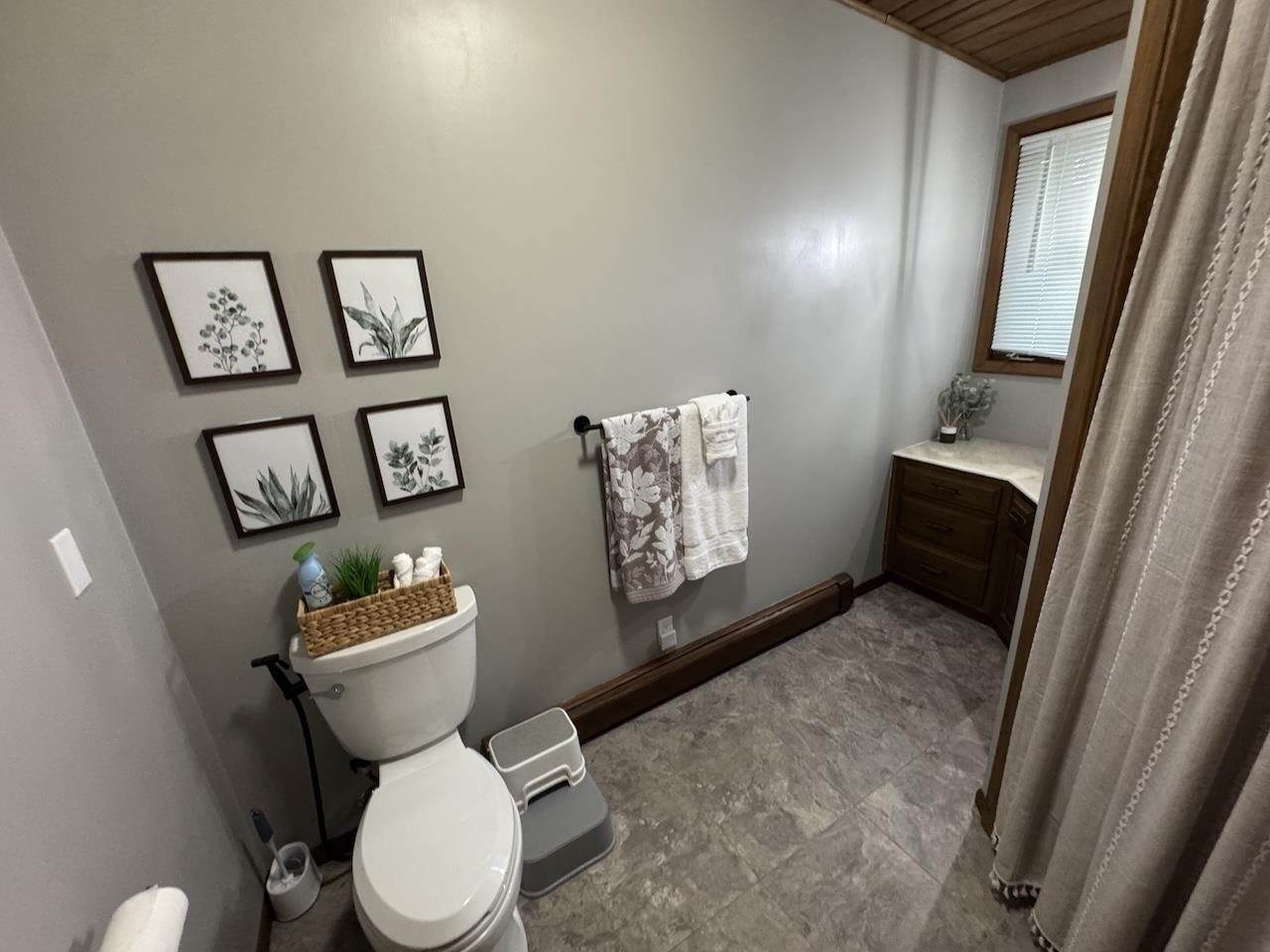 1004 East Street, Marathon, WI 54448