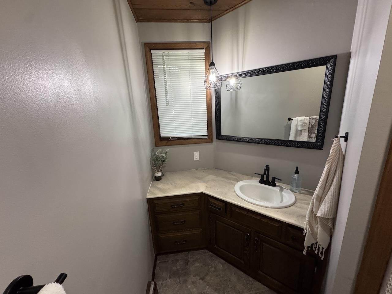 1004 East Street, Marathon, WI 54448