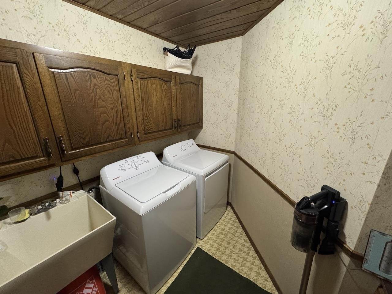 1004 East Street, Marathon, WI 54448