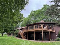 1004 East Street, Marathon, WI 54448