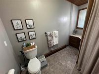 1004 East Street, Marathon, WI 54448