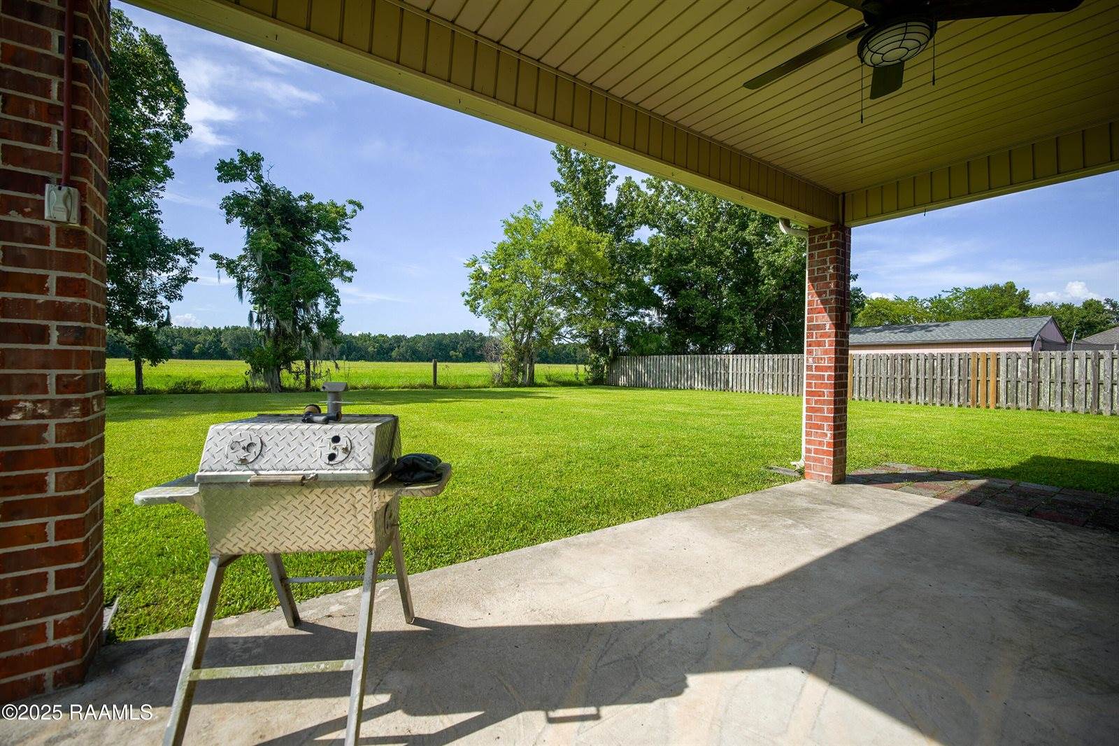 447 Sugar Trail Street, Houma, LA 70364