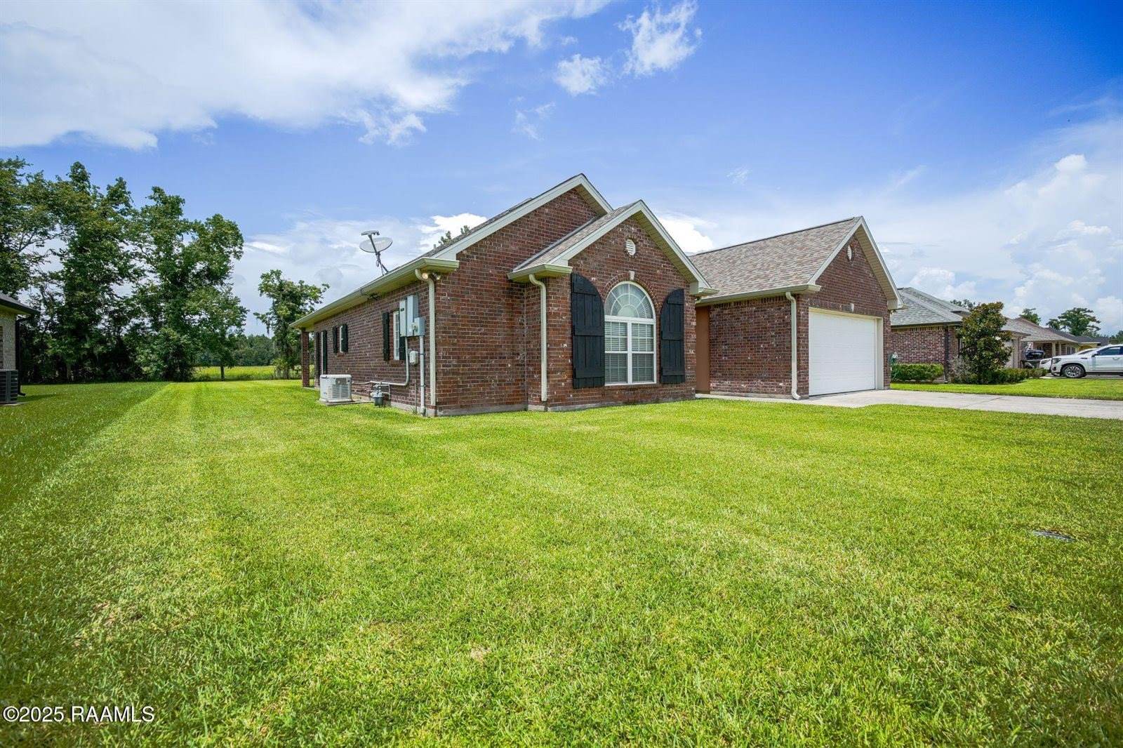 447 Sugar Trail Street, Houma, LA 70364