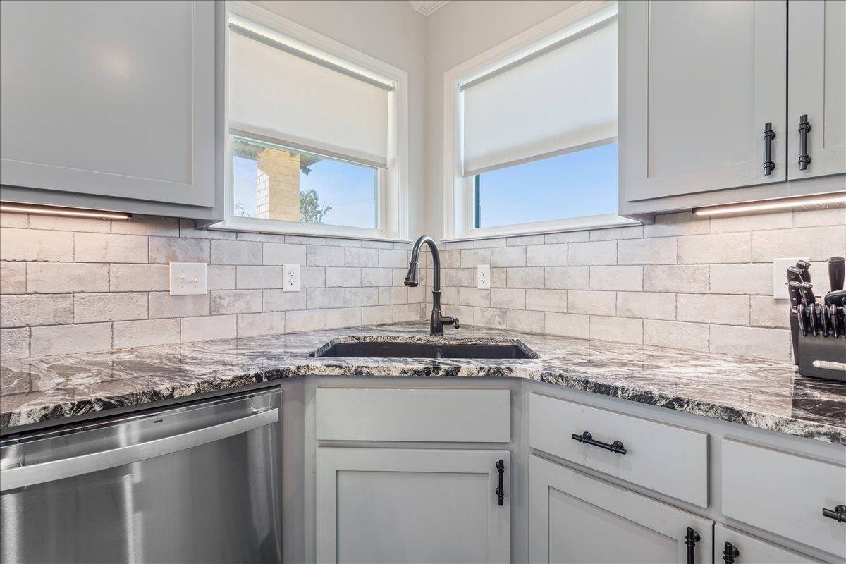 5404 Black Horse Ct, Waco, TX 76708