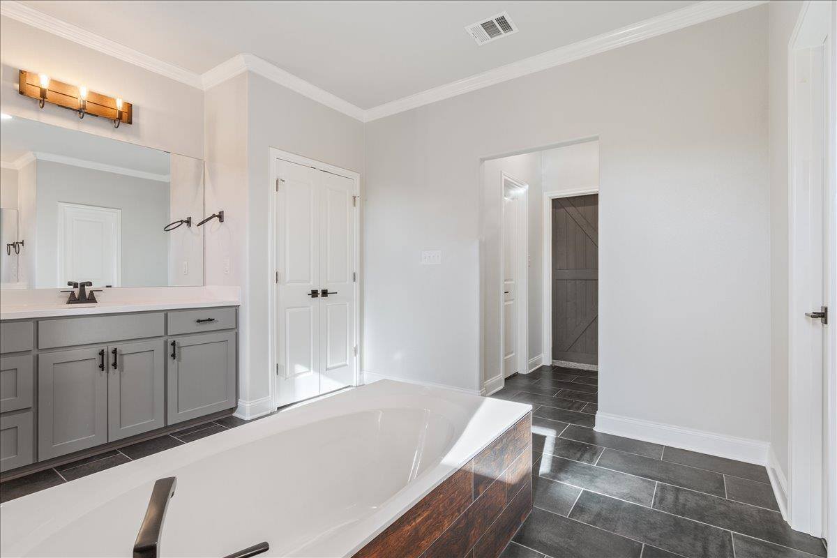 5404 Black Horse Ct, Waco, TX 76708