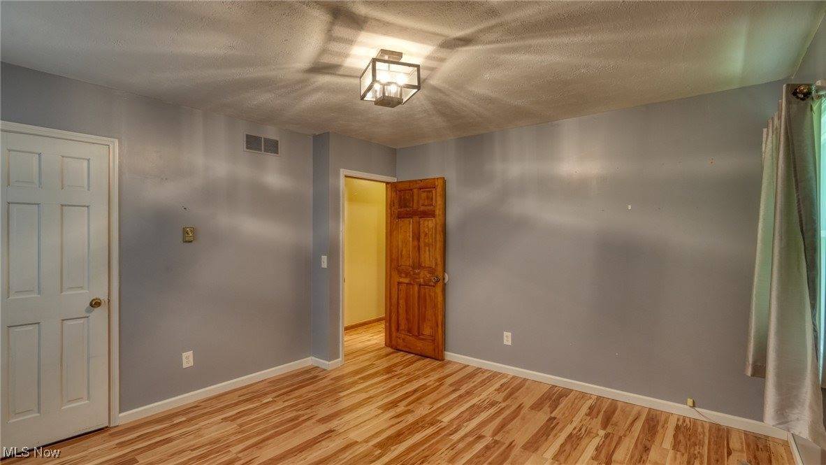 3126 Harding Lane, Cambridge, OH 43725