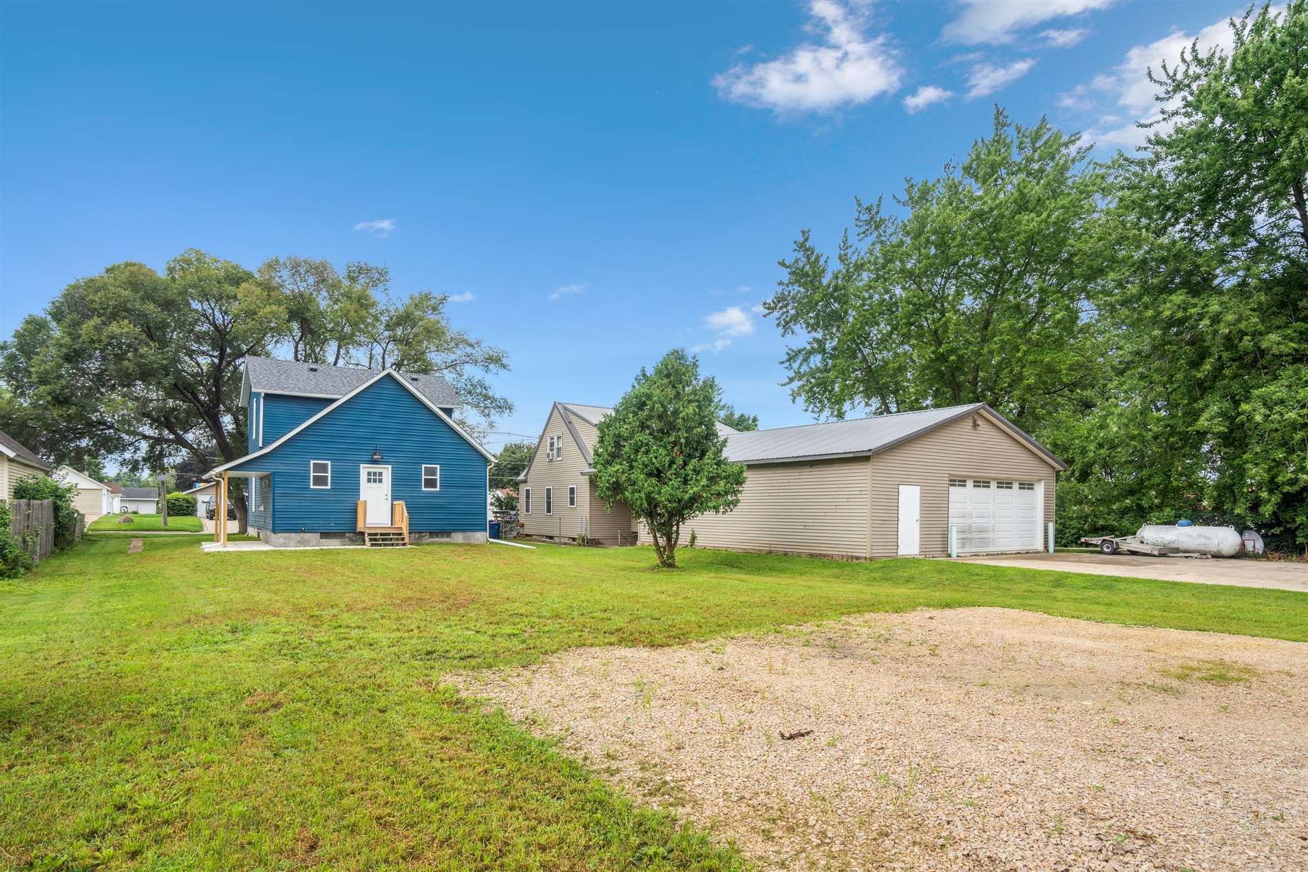 610 W 4th St, Tipton, IA 52772
