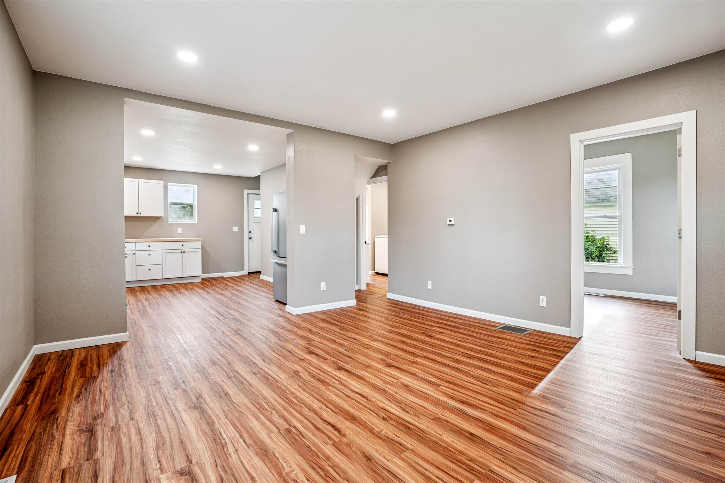 610 W 4th St, Tipton, IA 52772