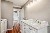 610 W 4th St, Tipton, IA 52772