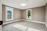 610 W 4th St, Tipton, IA 52772