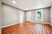 610 W 4th St, Tipton, IA 52772