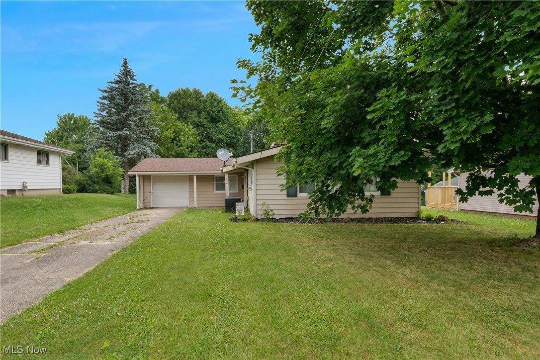 476 Blossom Avenue, Campbell, OH 44405