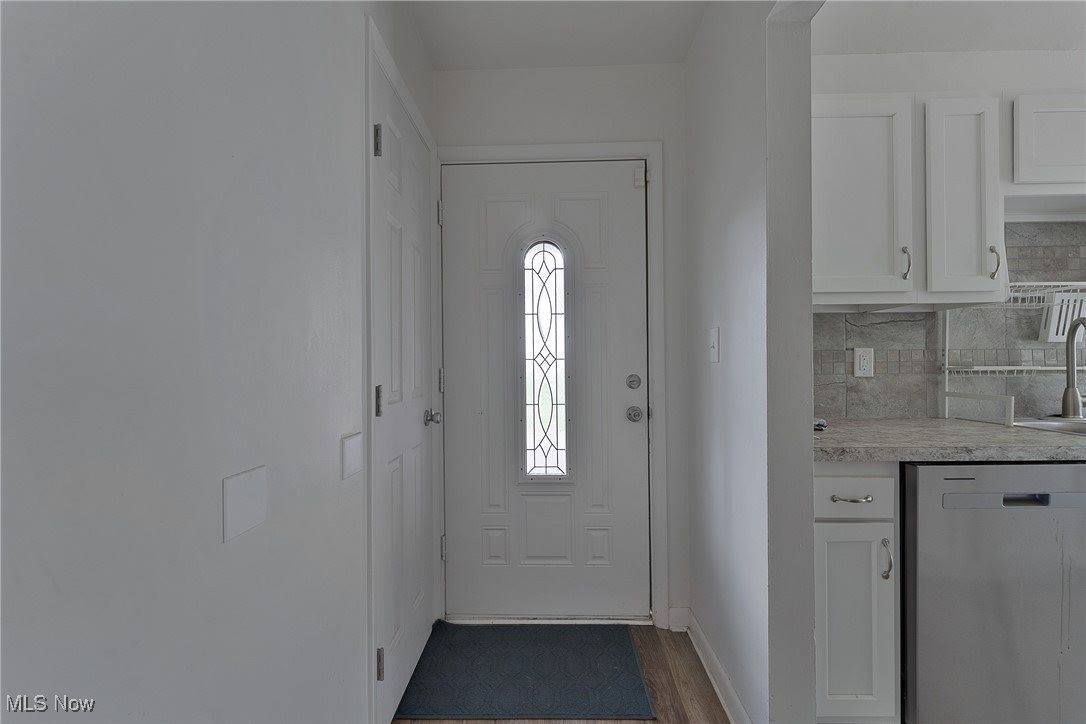 476 Blossom Avenue, Campbell, OH 44405