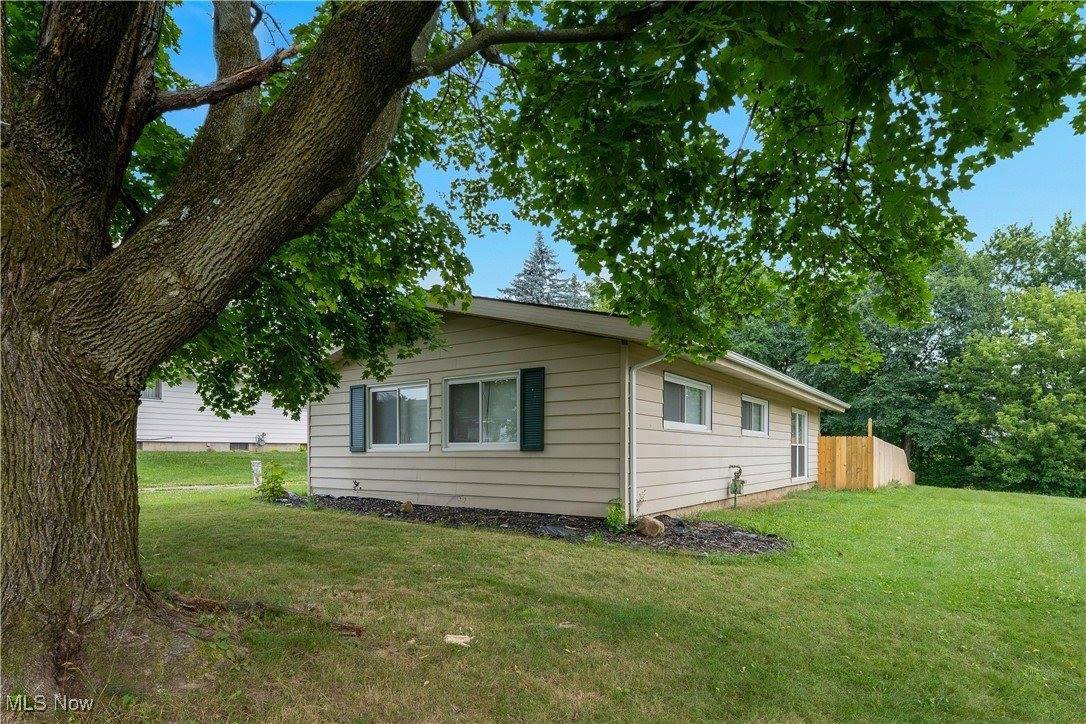 476 Blossom Avenue, Campbell, OH 44405