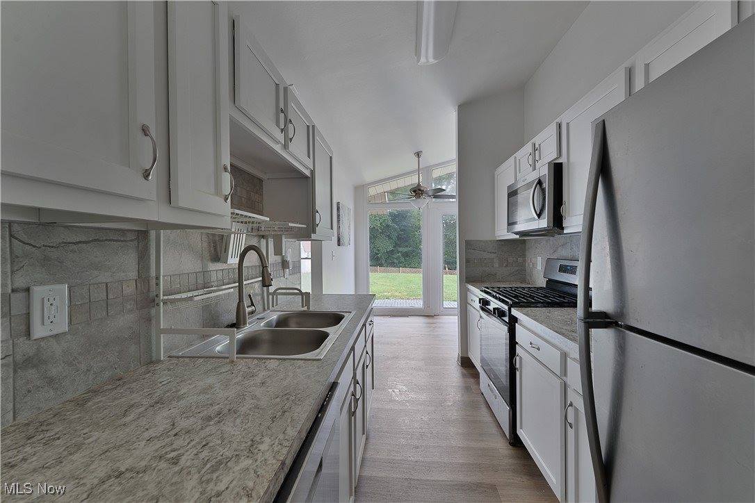 476 Blossom Avenue, Campbell, OH 44405