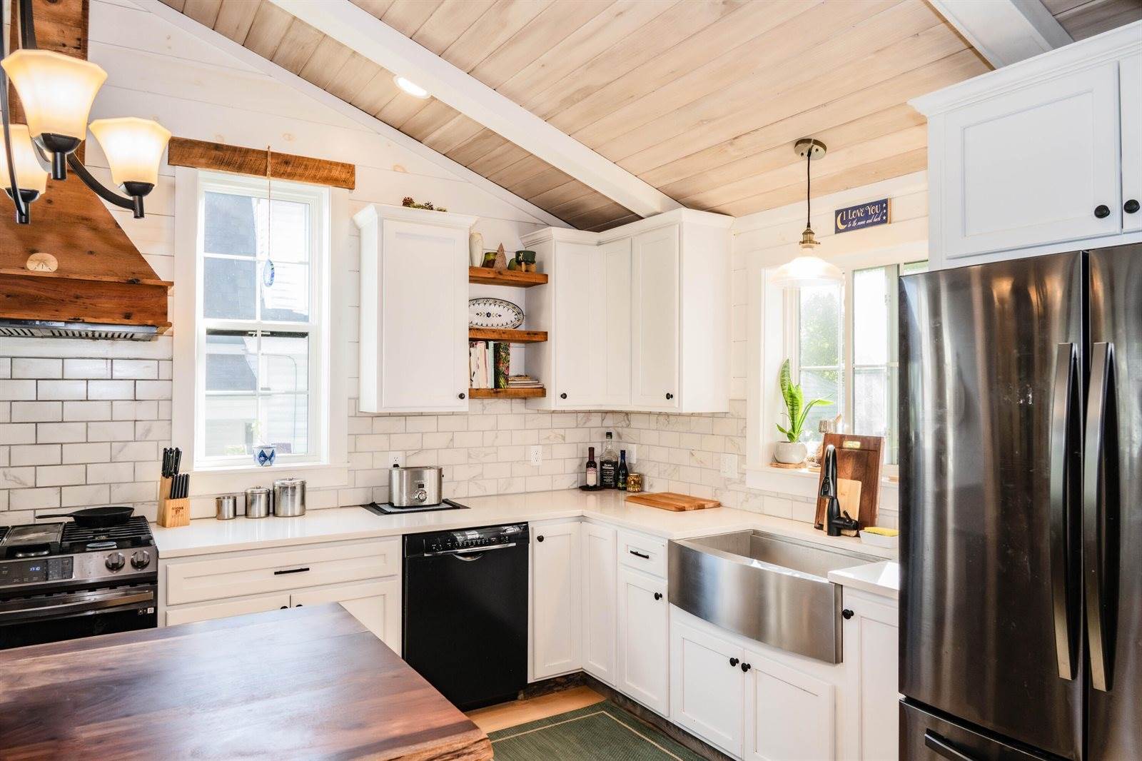 17 Green Street, Dover-Foxcroft, ME 04426