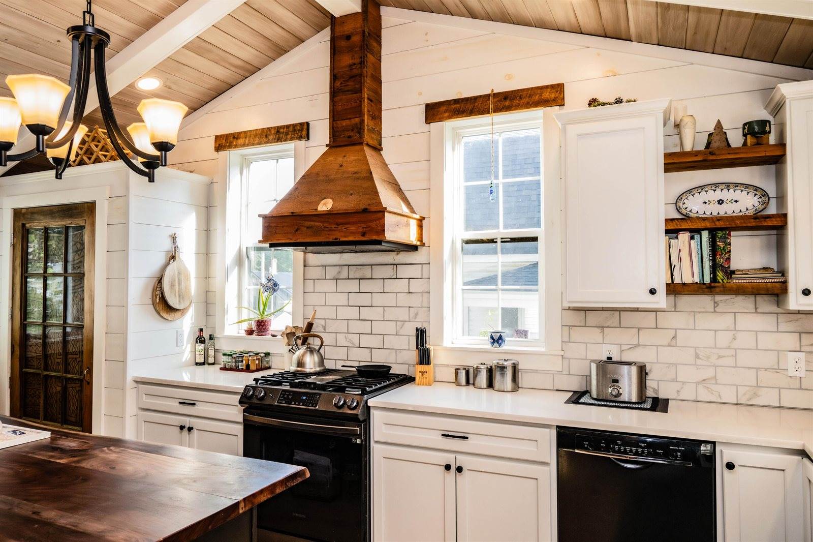 17 Green Street, Dover-Foxcroft, ME 04426