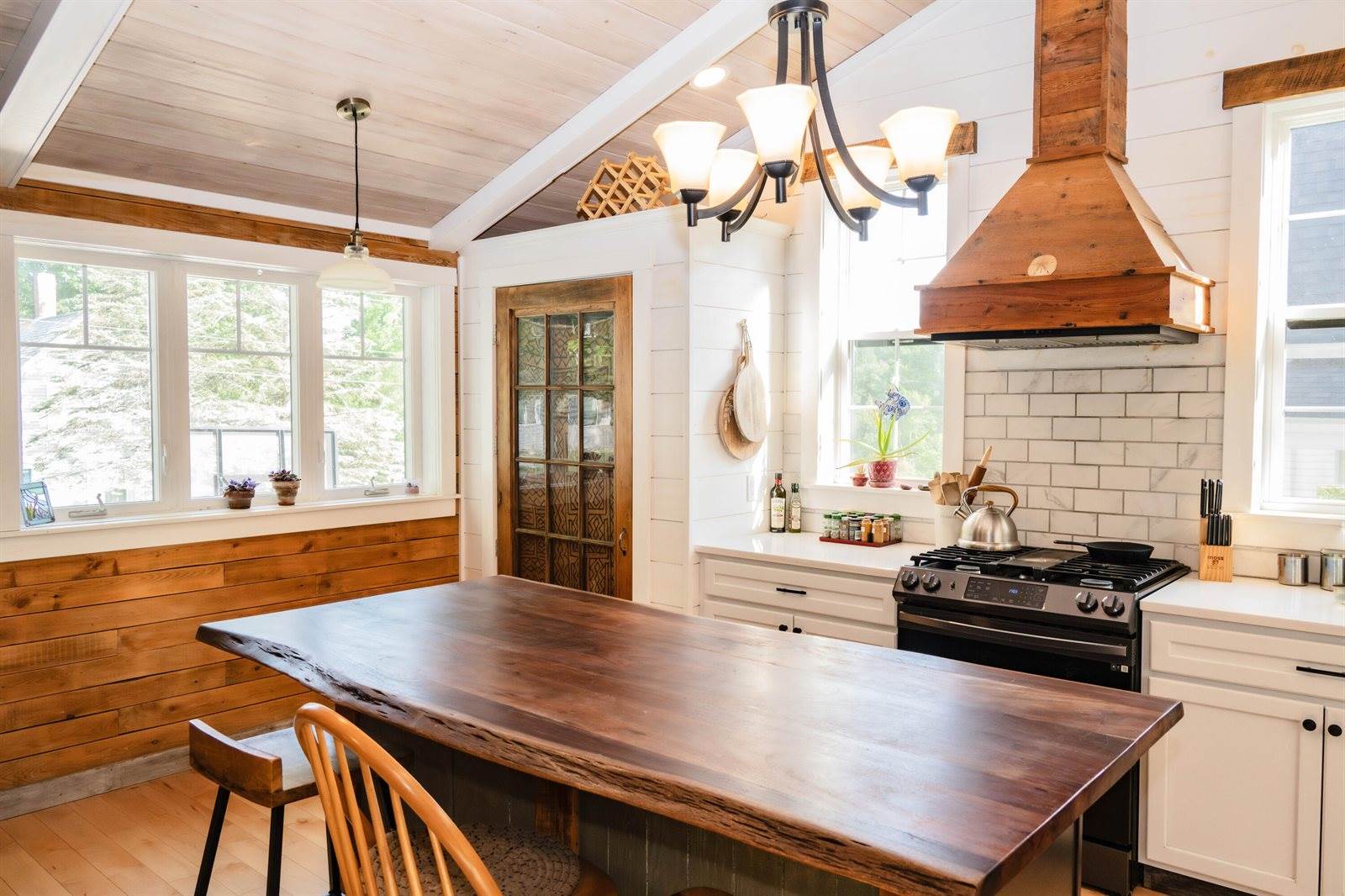 17 Green Street, Dover-Foxcroft, ME 04426