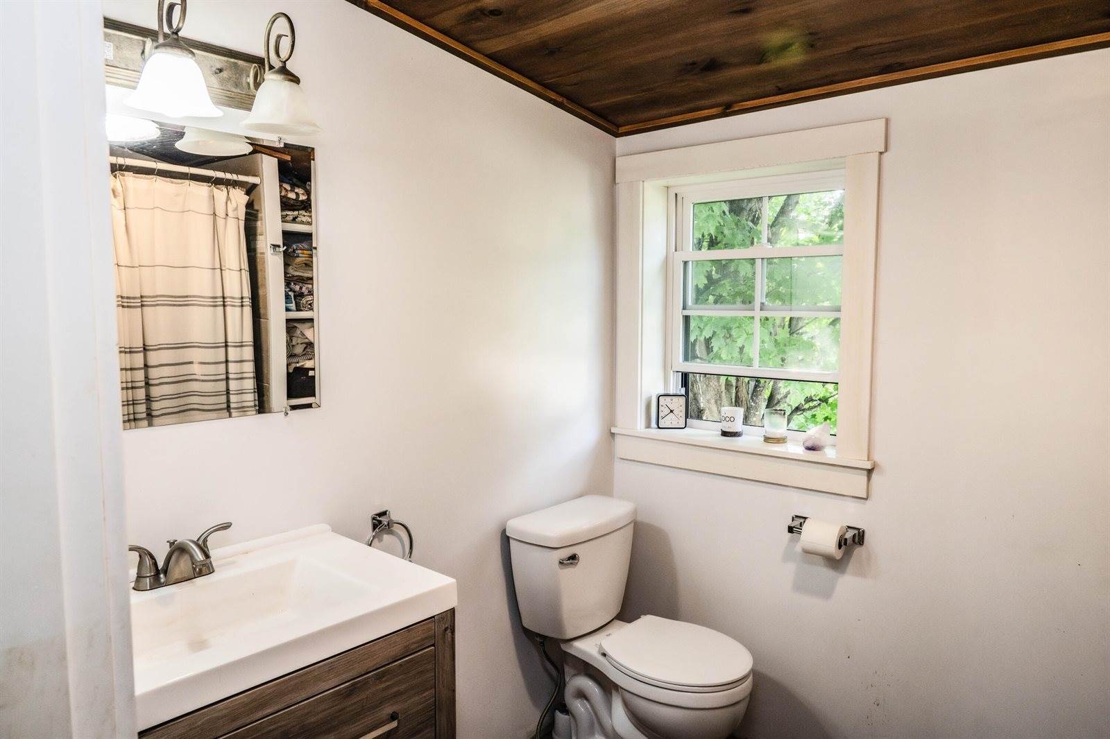 17 Green Street, Dover-Foxcroft, ME 04426