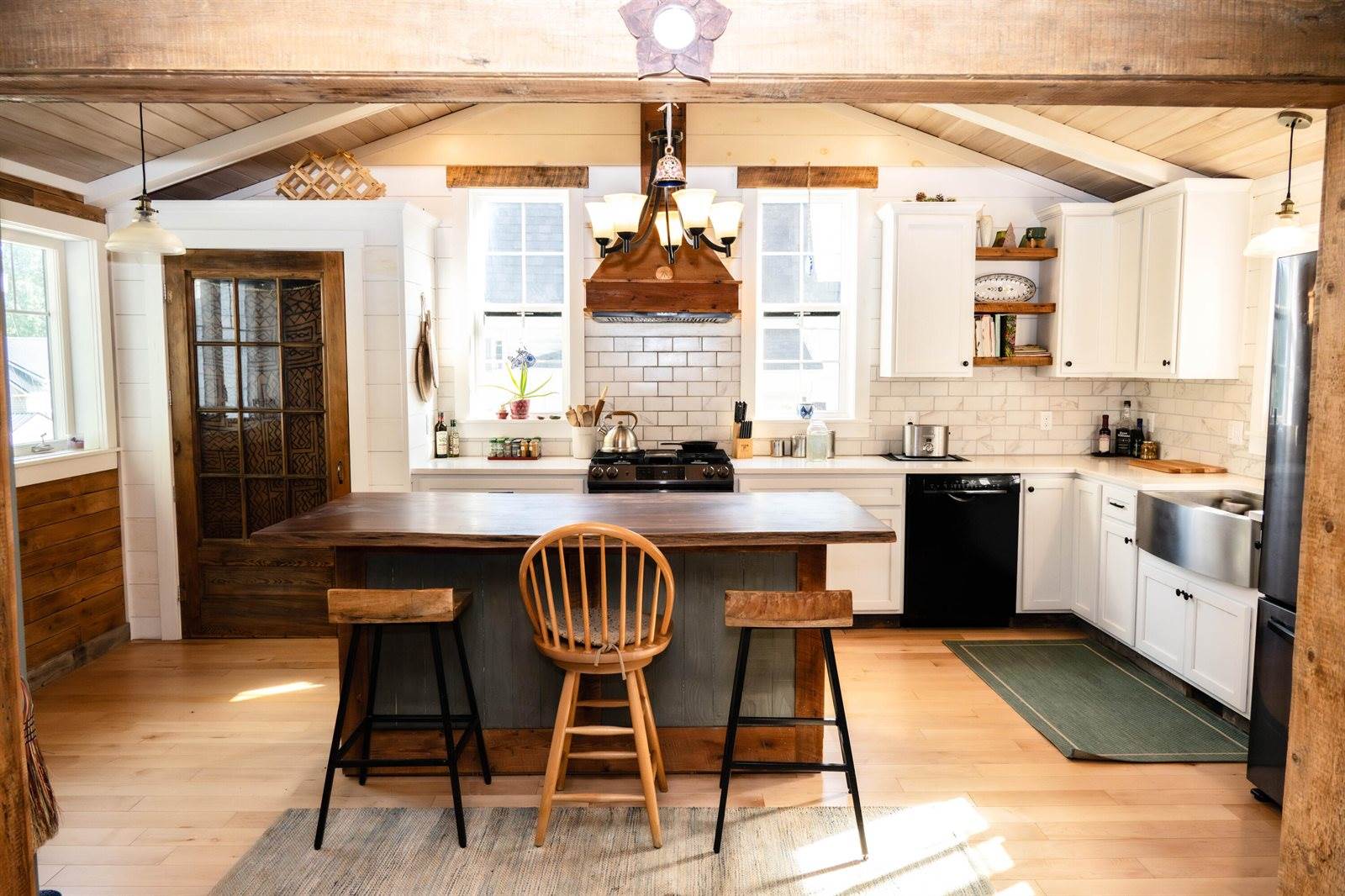 17 Green Street, Dover-Foxcroft, ME 04426