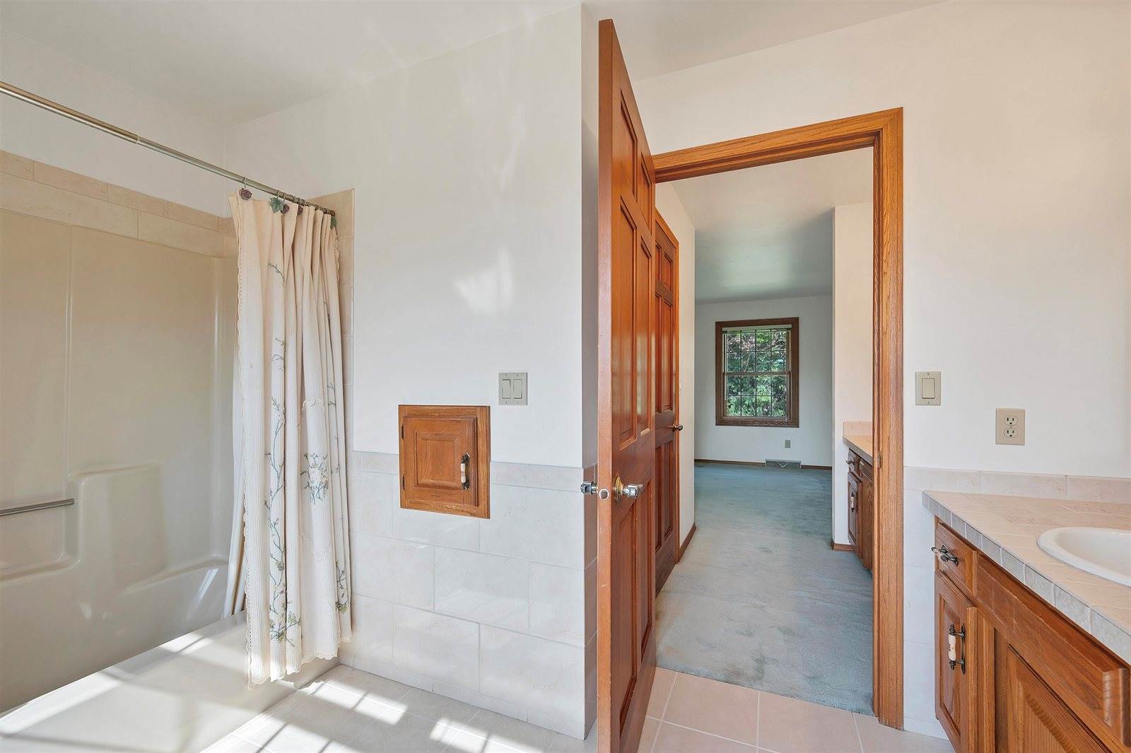 3912 East Saint Croix Circle, Green Bay, WI 54301