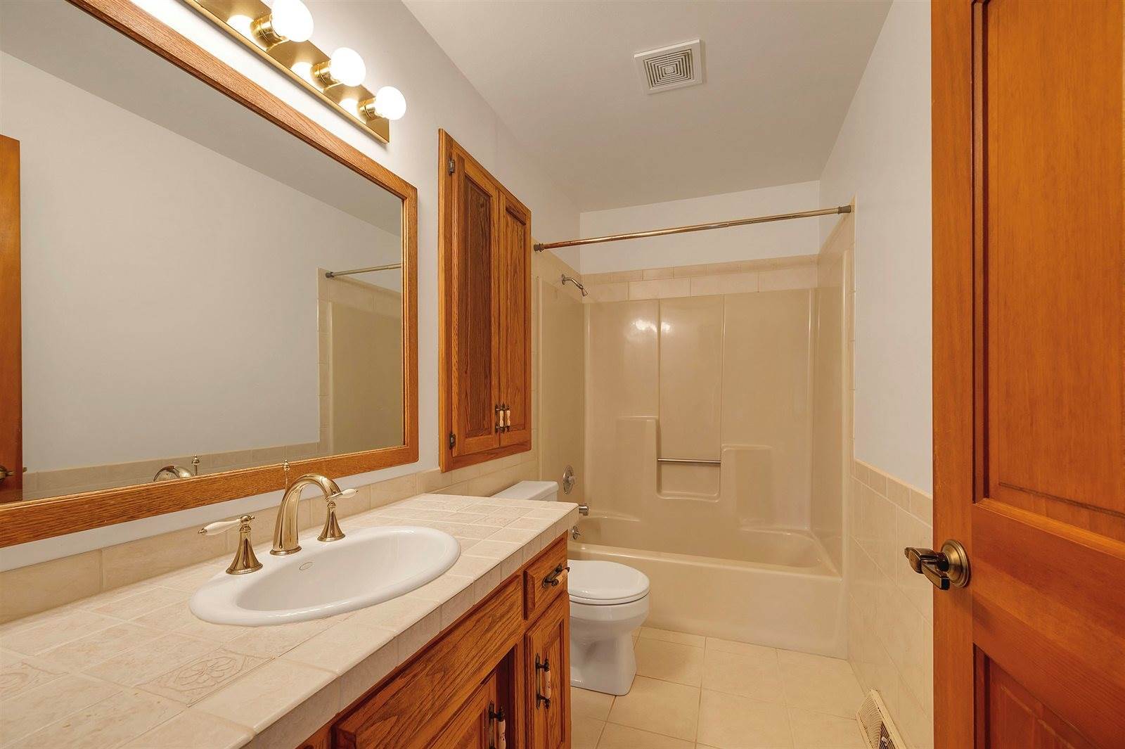 3912 East Saint Croix Circle, Green Bay, WI 54301