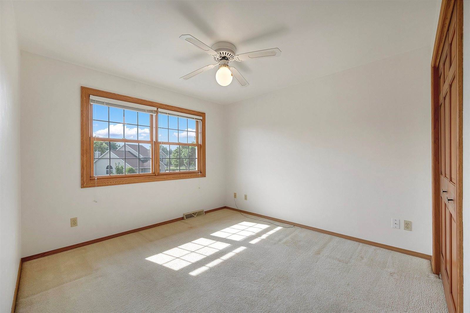 3912 East Saint Croix Circle, Green Bay, WI 54301