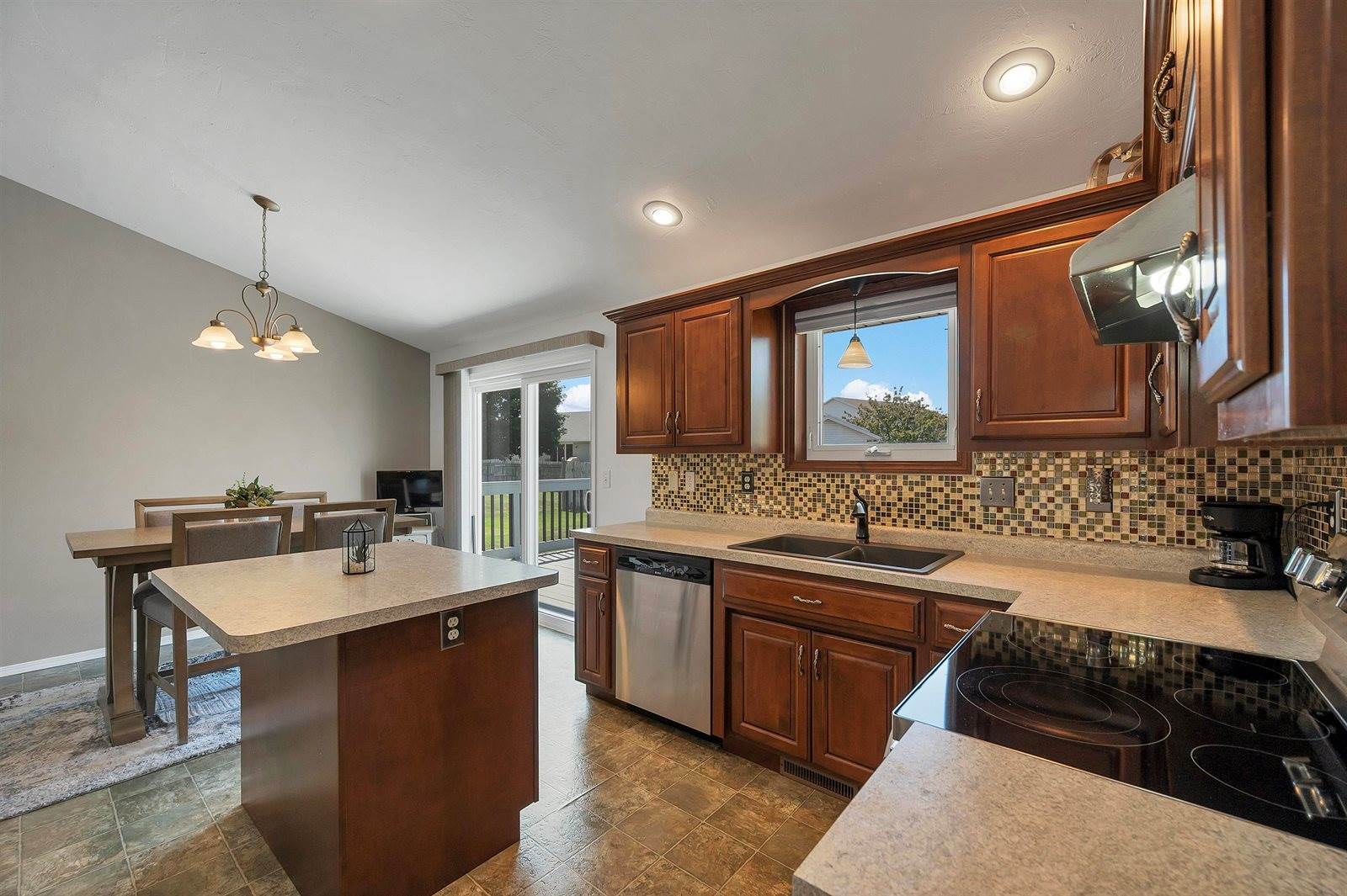 1216 South 9TH Street, De Pere, WI 54115