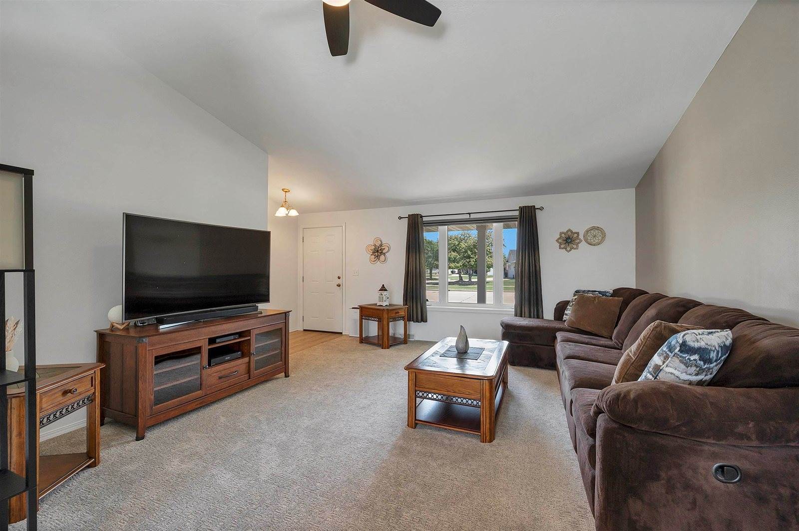 1216 South 9TH Street, De Pere, WI 54115