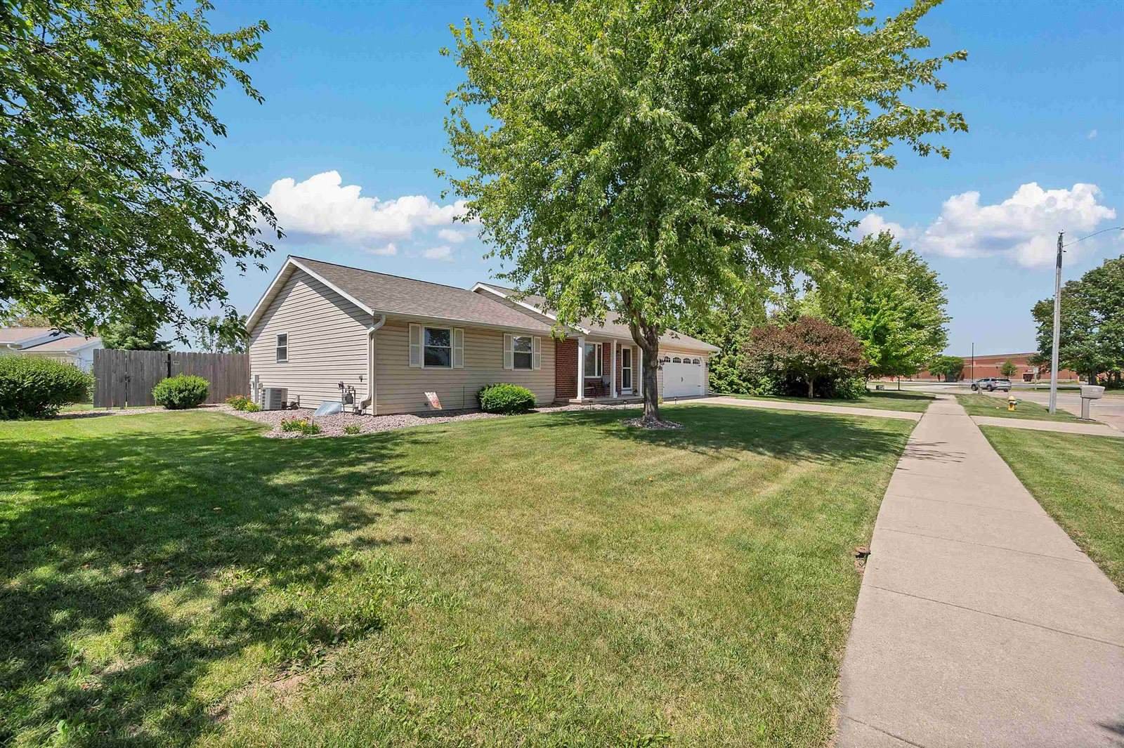 1216 South 9TH Street, De Pere, WI 54115